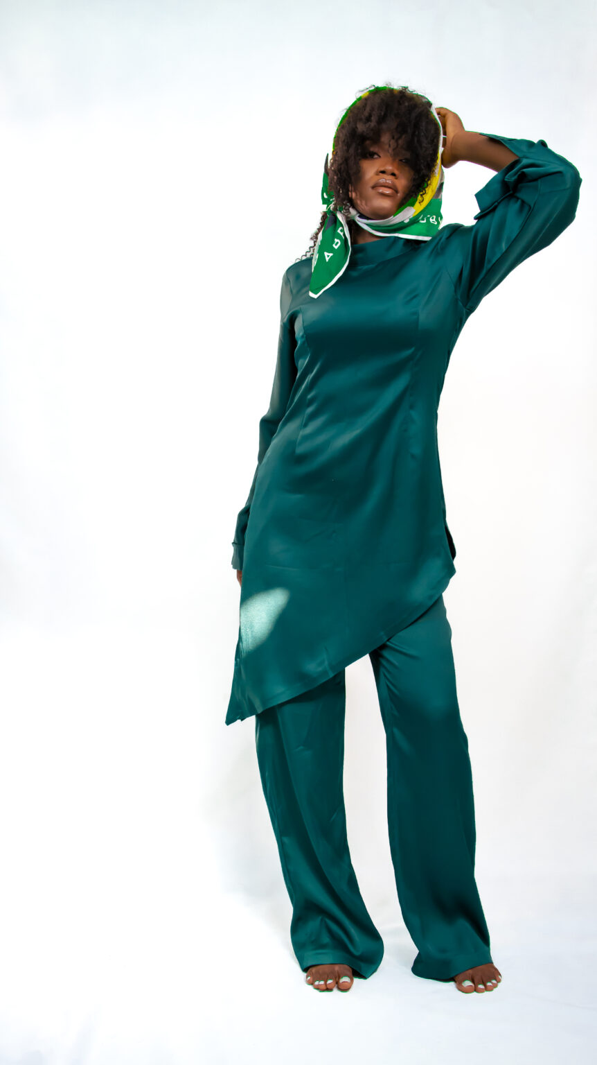 Shanti Two piece - Image 3